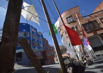 Familias que habitan Villa El Carmen buscan paz en la zona. Foto: @APGNoticiasBo