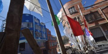 Familias que habitan Villa El Carmen buscan paz en la zona. Foto: @APGNoticiasBo