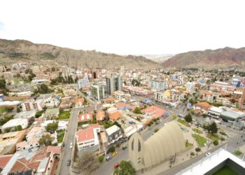 Vecinos de Calacoto están afligidos por una norma que permite la construcción de edificios