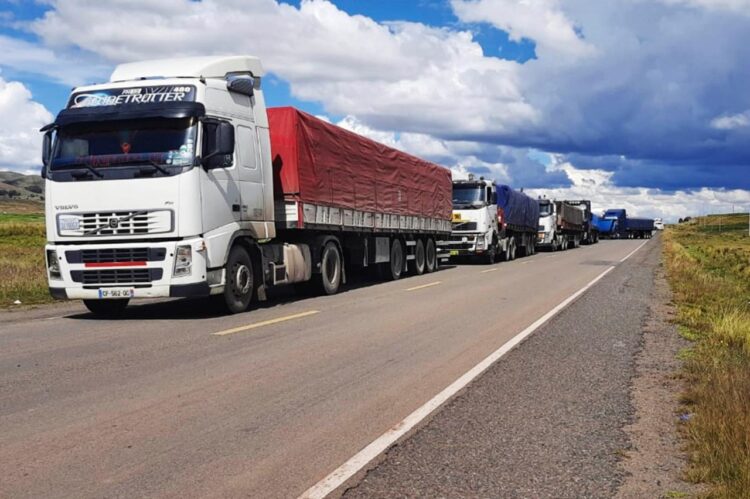 Transporte pesado anuncia bloqueos en carreteras y en fronteras desde el lunes
