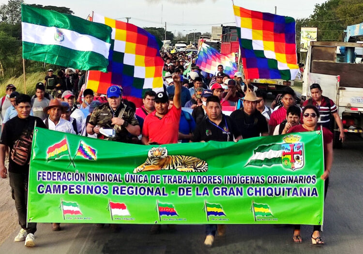Marcha de campesinos llega a Santa Cruz y se prepara para seguir camino hasta La Paz
