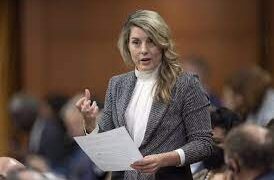 Canadá ve manera de fortalecer su capacidad negociadora con Rusia.