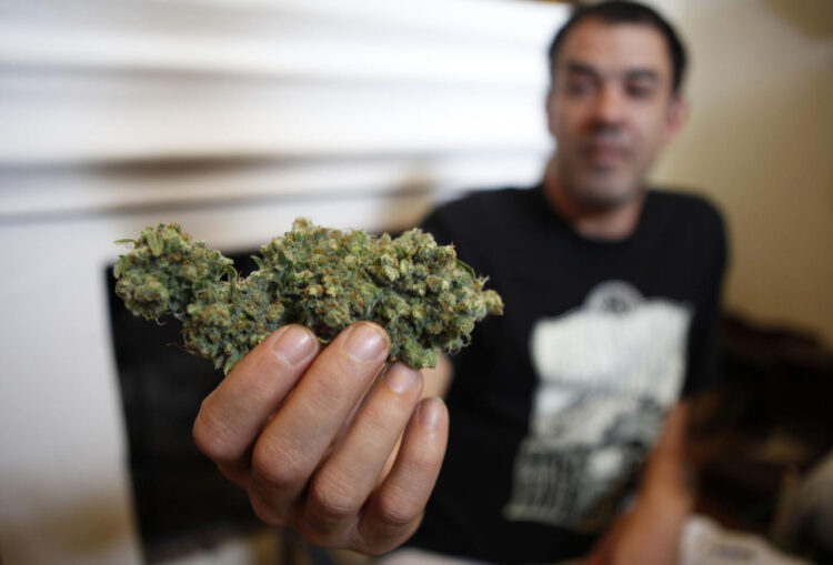 Se dispara consumo de cannabis medicinal entre veteranos canadienses
