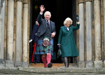 El rey Carlos III y Camila reaparecen en público por primera vez tras el funeral de Isabel II