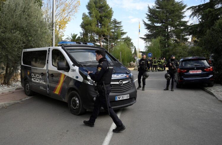 Un herido leve por carta bomba en la embajada de Ucrania en Madrid.