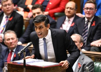 Sunak felicita al emir de Catar por 'garantizar la seguridad' del Mundial.