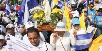 Católicos nicaragüenses celebran a su santo, pese a vigilancia policial