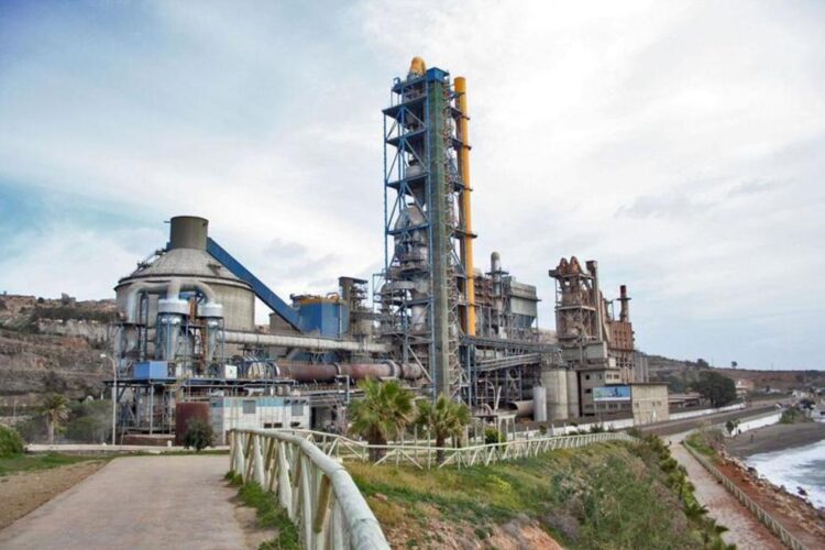 La construcción de la planta de cemento estatal en Potosí tiene 91% de avance