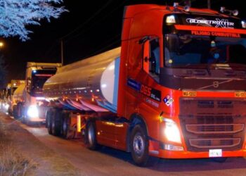 Santa Cruz podría sufrir desabastecimiento de combustibles en 48 horas. Foto: YPFB.
