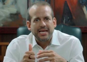 Camacho criticó la investigación policial de los tres uniformados muertos en Santa Cruz
