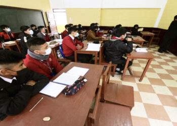 Estudiantes del colegio Simón Bolívar, de La Paz.