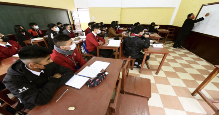 Estudiantes del colegio Simón Bolívar, de La Paz.