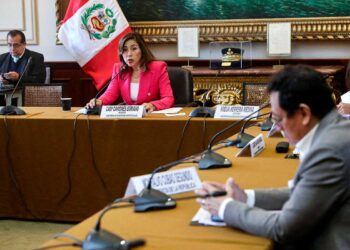subcomision_legislativa_de_peru_aprueba_informe_para_inhabilitar_a_castillo.jpg