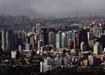 Algunas construcciones fuera de norma tienen proceso de fiscalización. Foto: Archivo LR
