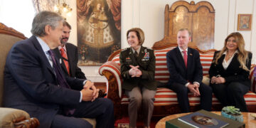 Jefa del Comando Sur de EEUU y presidente de Ecuador dialogan sobre seguridad