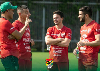 La ‘avanzada’ de Gustavo Costas está en el país