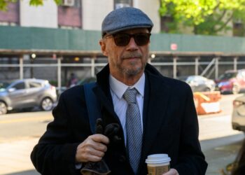 Un tribunal civil de Nueva York halló al cineasta canadiense Paul Haggis responsable de la violación de una publicista en 2013.