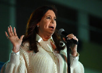 Comienza alegato de defensa de Cristina Fernández en juicio por corrupción en Argentina