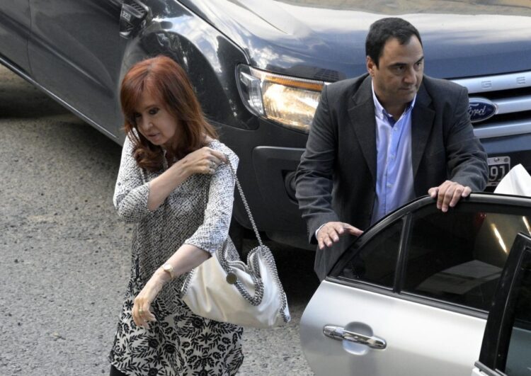 Líderes latinoamericanos condenan la sentencia contra Cristina Fernández.