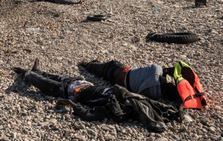 Descubren 15 cuerpos en las costas de Libia, algunos calcinados