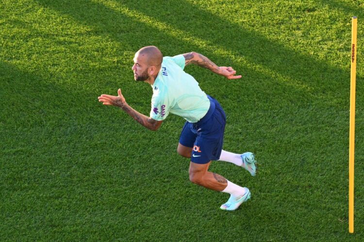 atacado en brasil_dani Alves_prestigio en qatar
