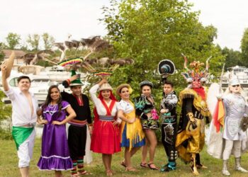 Parte del ballet de danzas folklóricas de la UCB, que será parte del festival. Foto: Facebook.