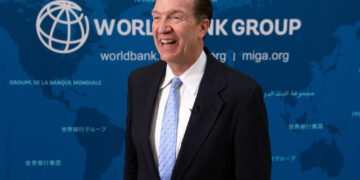 Jefe de Banco Mundial dice que no dimitirá tras ser acusado de escéptico del cambio climático
