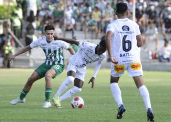 Real Santa Cruz remonta y derrota en casa a Oriente
