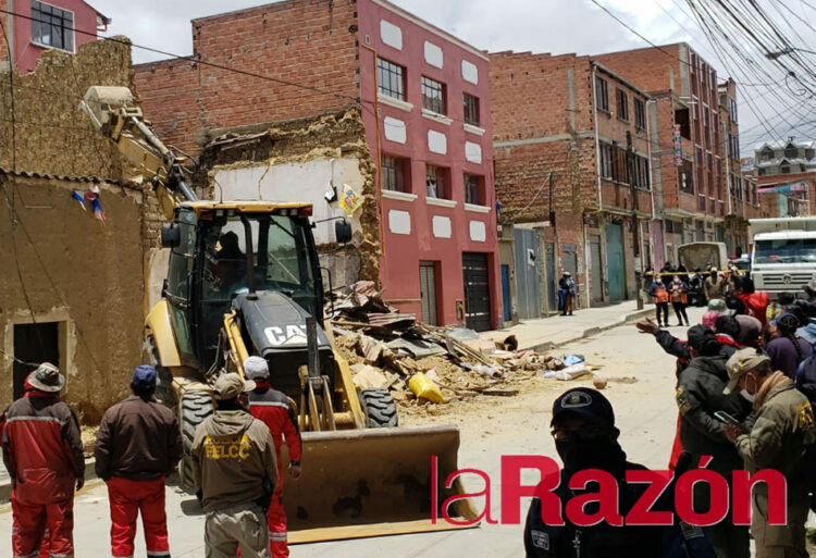 La casa del violador y asesino serial es demolida en búsqueda de más víctimas