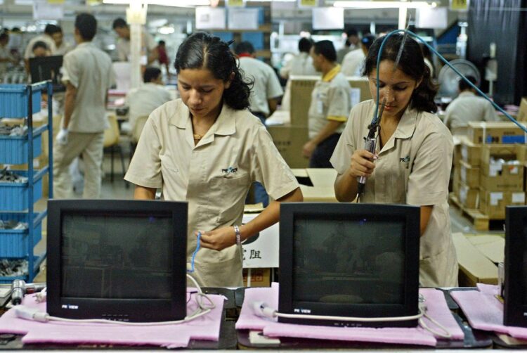 Desempleo cae de nuevo en Brasil y se sitúa a 8,9%