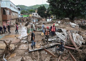 Deslave deja 22 muertos y 52 desaparecidos en Venezuela