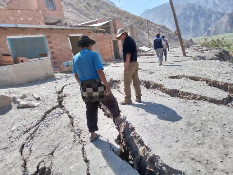 La Paz: Un deslizamiento afecta a 35 casas en Mecapaca