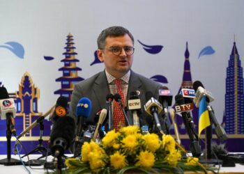 Kuleba, ha reiterado que una delegación de expertos ucranianos está a la espera de obtener "acceso rápido" al lugar donde cayó el misil.