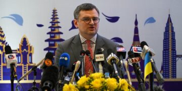 Kuleba, ha reiterado que una delegación de expertos ucranianos está a la espera de obtener "acceso rápido" al lugar donde cayó el misil.