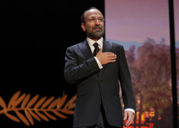 El director de cine iraní Asghar Farhadi durante la ceremonia de cierre del 75º Festival de Cannes, el 28 de mayo de 2022. Foto: AFP.