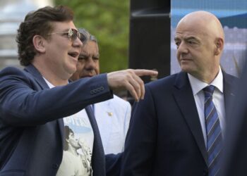 boicot suena feo_tolerancia_dominguez_brazaletes