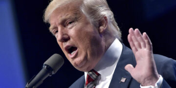 Emiratos Árabes Unidos esperaba que Trump nombrara a su exasesor Barrack como secretario de Estado