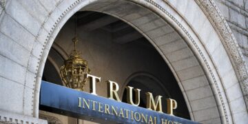 Gobiernos de seis países gastaron más de $us 750.000 en el hotel de Washington del expresidente estadounidense Donald Trump.