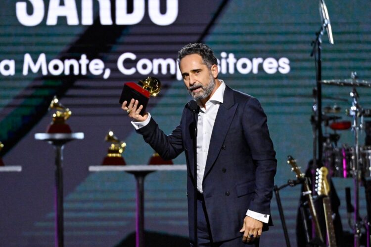 Bad Bunny y Jorge Drexler consagran favoritismo en antesala de los Grammy Latinos