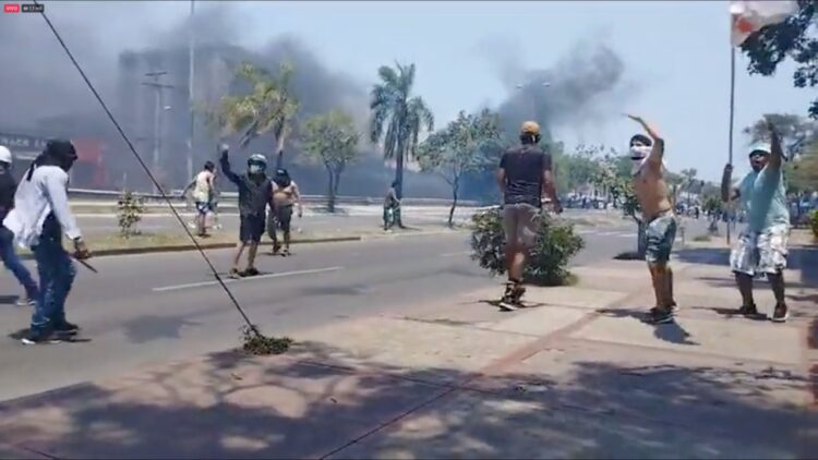 La avenida Grigotá es el centro de los enfrentamientos con la Unión Juvenil Cruceñista