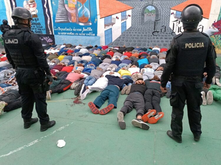 El Gobierno de Ecuador ha instalado en las 36 cárceles del país un sistema de seguridad, valorado en $us 1,2 millones.