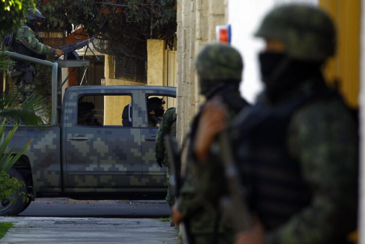 Ejército de México niega que espíe a activistas y periodistas