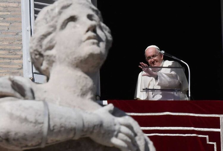 el_papa_condena_atentado_en_somalia_y_lamenta_la_estampida_de_seul.jpg