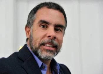El embajador de Colombia en Venezuela, Armando Benedetti, arribó a Caracas este domingo