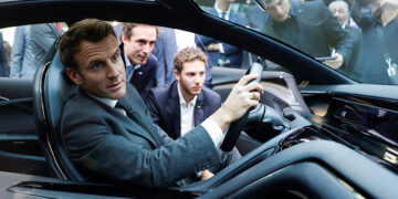 Macron espera ‘mejoras sensibles’ en la crisis del carburante ‘antes de Todos los Santos’