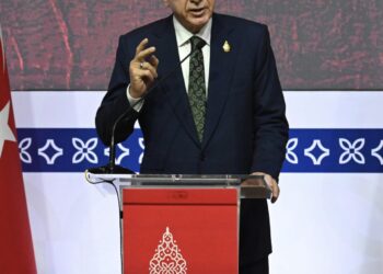 Recep Tayyip Erdogan habla en una rueda de prensa durante la última cumbre del G20, el 16 de noviembre de 2022 en Nusa Dua, en la isla indonesia de Bali. Foto: AFP.