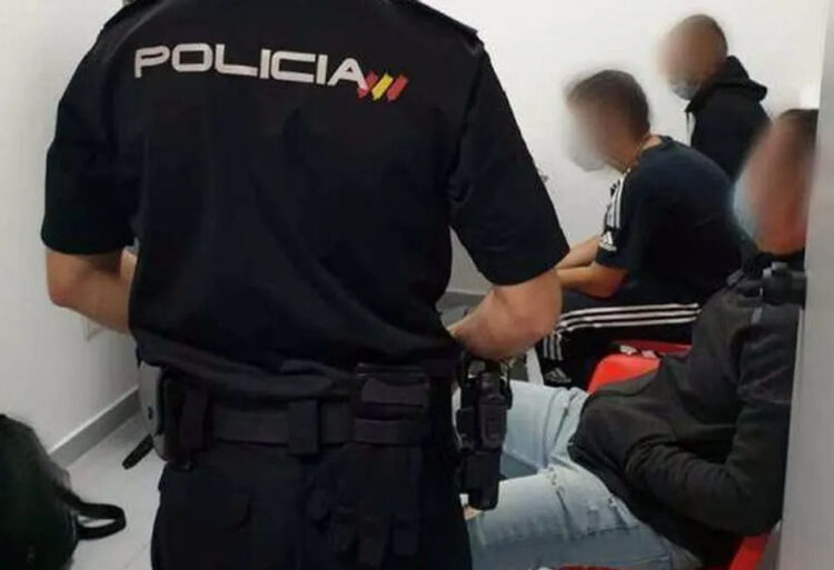 Detienen a 29 personas en España por introducir a bolivianos de forma irregular