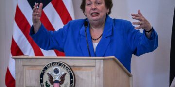 Estados Unidos quiere que Panamá sea retirado de las listas de paraísos fiscales y deje de ser visto como "sitio donde se esconde el dinero".