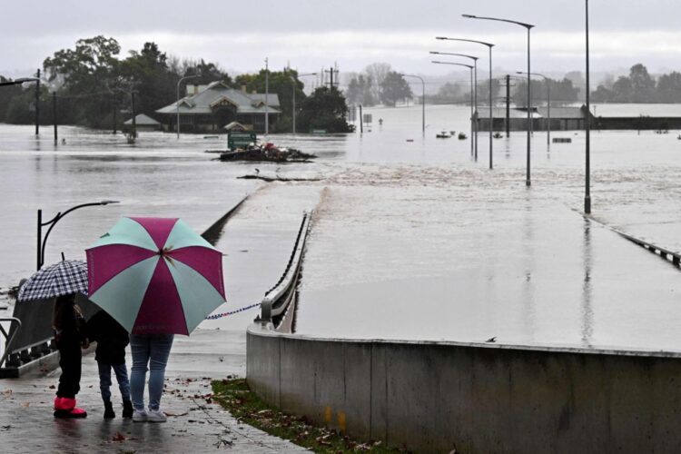 Australia pide evacuación de miles de personas por inundaciones