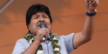 “No son ‘renovadores’, son traidores. Abandonaron las luchas históricas de nuestro pueblo”, escribió en Twitter.